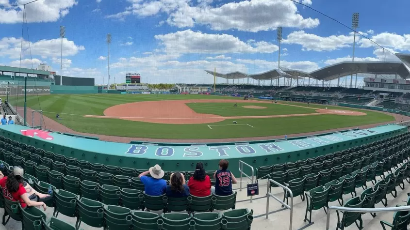 BaseballSpringTrainingBostonRedSoxJetBlueParkFenwaySouthPanoramic_FortMyers_rebbewe_2021_03.jpg